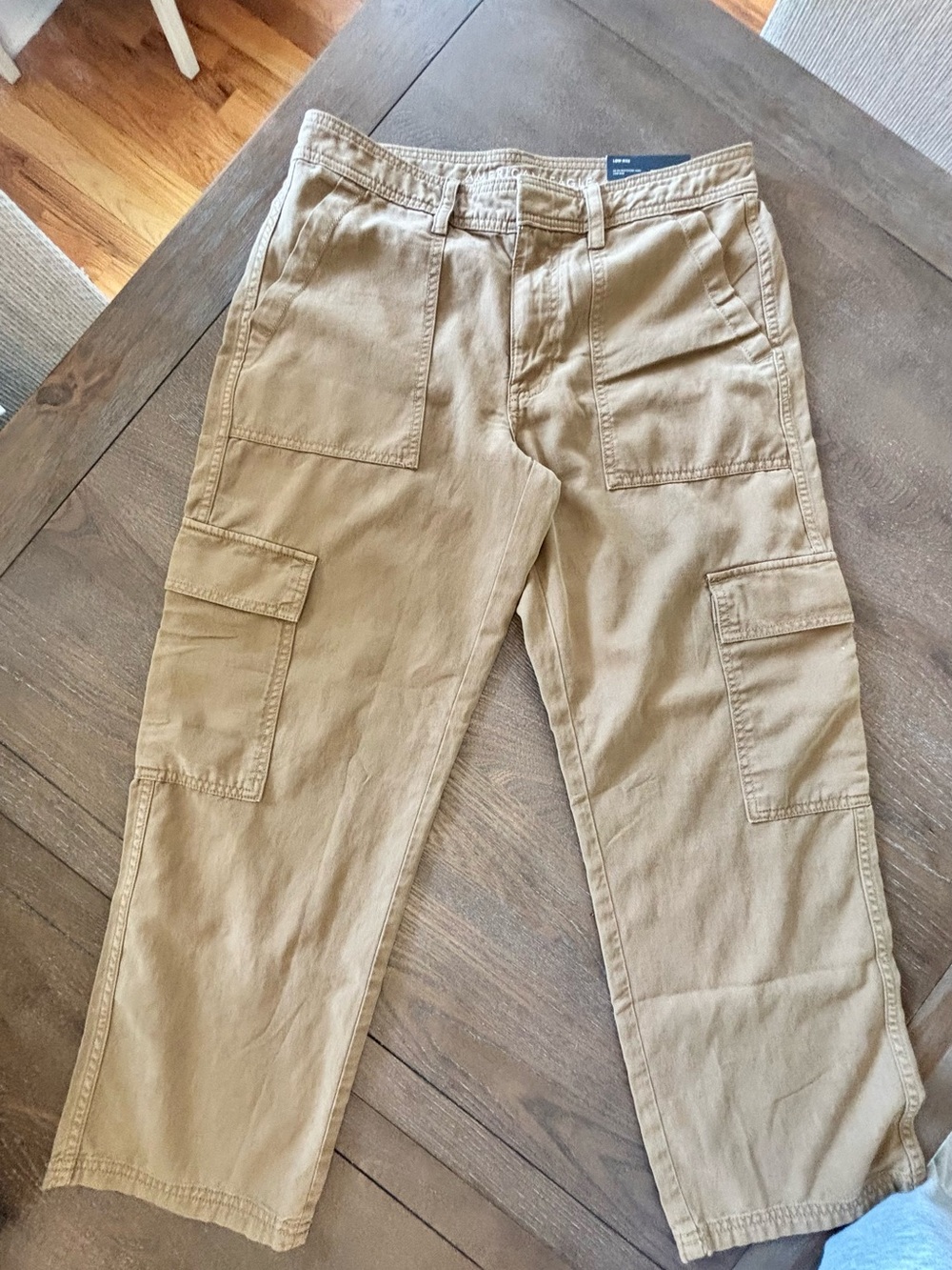 American Eagle Outfitters Women's Straight Leg Cargo Pants in Khaki